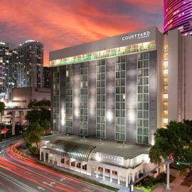 Courtyard Miami Downtown Brickell Area，位于迈阿密的酒店