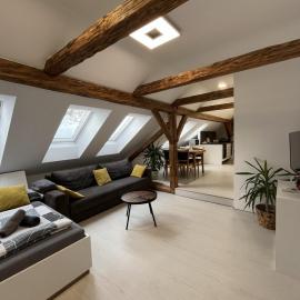 Apartmány s výhledem na zámek，位于温佩尔克的酒店