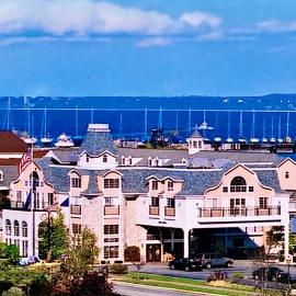 Hamilton Inn Select Beachfront Mackinaw City，位于麦基诺城的酒店