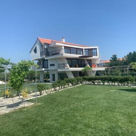 Villa IVIA，位于Mándra的酒店