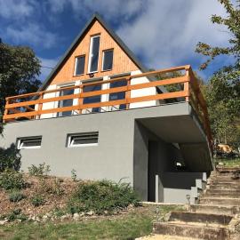 Panorama Wooden Cabin - Hot Tub，位于圣安德烈的酒店