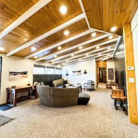 MY PLACE! Luxury 2 Bed with piano!，位于Willmar的酒店