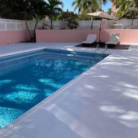 Seabreeze - 2-Bedroom Apartment Private Oasis in Frigate Bay，位于Kittitian Village的酒店