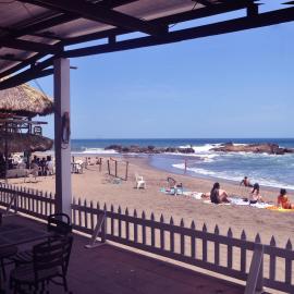 Playa Roca Beach Hotel，位于拉斯彭尼塔斯的酒店