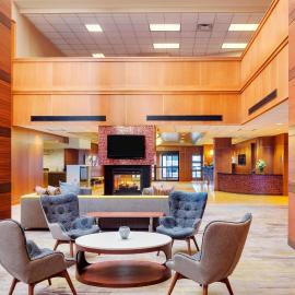 Courtyard by Marriott Boston Logan Airport，位于波士顿的酒店