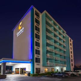 Comfort Inn & Suites Daytona Beach Oceanfront，位于代托纳海滩的酒店