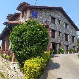 Posada Rural Entrecomillas，位于柯米拉斯的酒店
