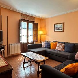 Casa Rural Las Condesas，位于桑托多明戈德锡洛斯的酒店