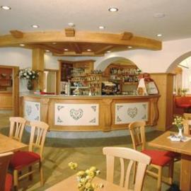 Hotel Italia，位于巴塞尔加·迪·皮纳的酒店