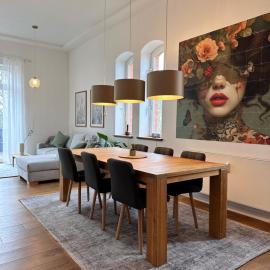 Stilvolle Altbauwohnung mit Charme，位于韦塞尔的酒店