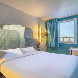 B&B HOTEL Aix-en-Provence Meyreuil Sainte-Victoire，位于梅勒伊的酒店