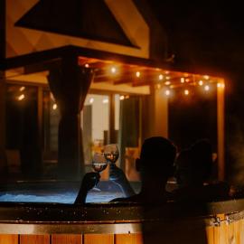 Osada pod Gwiazdami Łasko & SPA - Family ogrodzony dom, 150m do prywatnego stawu z plażą i kajakami, kominek, grill, ognisko, KAJAKI, Plaża, JEZIORA, opcja prywatnego JACUZZI，位于Łasko的酒店