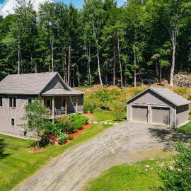 Fireplace Woods Club Access - Modern Quechee，位于Quechee的酒店