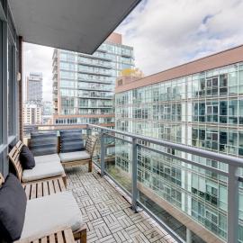 Studio Gem in the lovely Waterfront Communities，位于多伦多的酒店