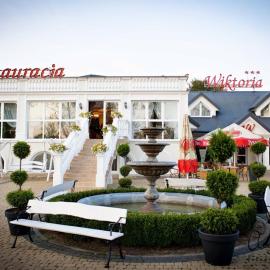 Hotel Wiktoria，位于Wiązowna的酒店