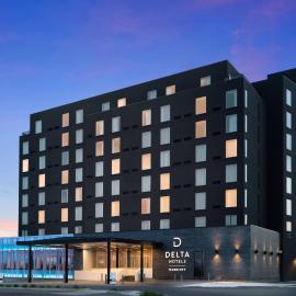 Delta Hotels by Marriott Thunder Bay，位于桑德贝的酒店