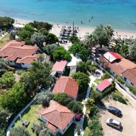 Physis Oikos Beachfront Apartments，位于斯基亚索斯镇的酒店