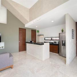 Sunny Mérida Getaway: Spacious 3BR with Pool，位于梅里达的酒店