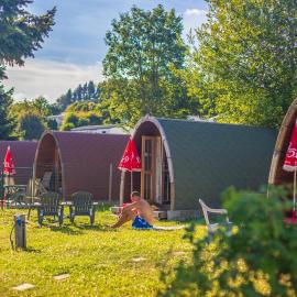 Camping Le Pommier Rustique，位于Yvoir的酒店