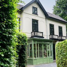 Boutique hotel Villa Trompenberg，位于希佛萨姆的酒店