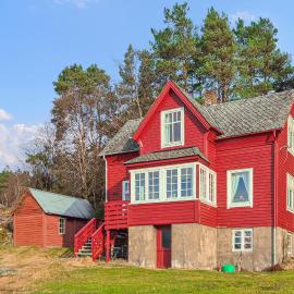 Amazing Home In Kysnesstrand With Wifi，位于Oppheim的酒店