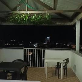 Apartamentos privados y habitaciones individuales en el centro，位于弗洛伦西亚的酒店