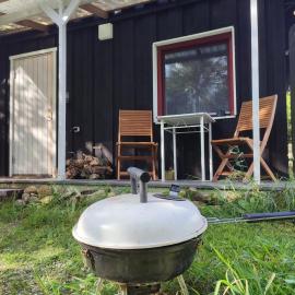 Self Check-in Sauna Cabin next to Hiking Trails，位于Kärde的酒店