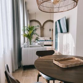 Elysium Luxury Stays，位于Melegis的酒店
