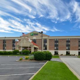 Holiday Inn Express Crestwood by IHG，位于克雷斯特伍德的酒店