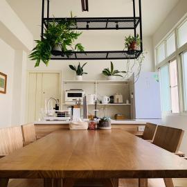 Burabura Cafe Guesthouse，位于东港的酒店