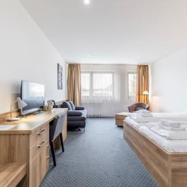 Sport HOTEL Centrum,位于瓦拉什斯凯梅济日奇的酒店
