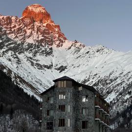 Hotel Lamala，位于Mazeri的酒店