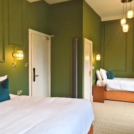 The Alyth Hotel，位于阿利士的酒店