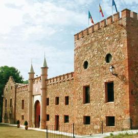 Masía de San Juan - Casas número 2 y 4, con piscina en masía fortificada，位于塞戈尔韦的酒店