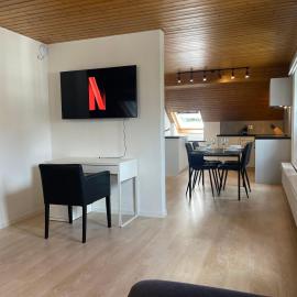 Moderne Dachwohnung im Zentrum von Wald，位于Wald的酒店