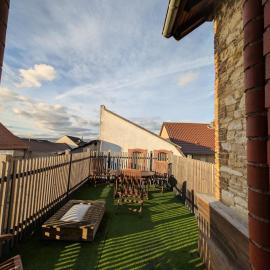 zentrale helle Wohnung in Gau-Algesheim mit Balkon，位于Gau-Algesheim的酒店