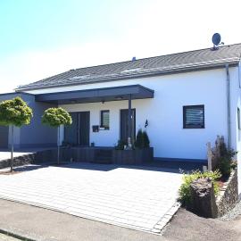 Ferienwohnung Gute Zeit - Apartment 1，位于Bleialf的酒店