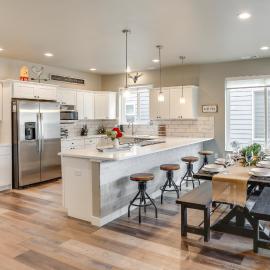 Spacious, Rustic Spearfish Home: Walk to Downtown!，位于斯皮尔菲什的酒店