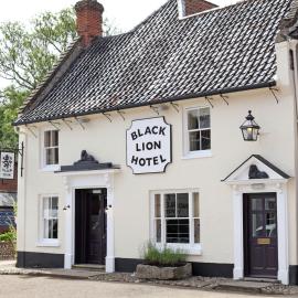 The Black Lion Hotel，位于小沃尔辛厄姆的酒店