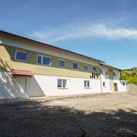 Arbeiterunterkunft in Spielfeld-Straß - Voll ausgestattete Zimmer mit Top-Anbindung，位于施皮尔费尔德的酒店