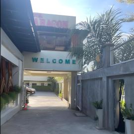 The Paragon Hotel and Restaurant,位于Bagua的酒店