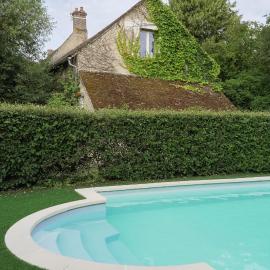 B&B LA FESSARDIERE Piscine - Jacuzzi，位于Saint-Maurice-sur-Fessard的酒店