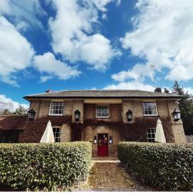 The King's Head，位于霍尔特的酒店