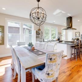 Modern Arch Cape Home: Ocean View, Steps to Beach!，位于Arch Cape的酒店