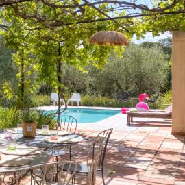 Villa Fragon Piscine Privée & Oliviers 8 Pers，位于Junas的酒店