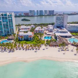Beachscape Kin Ha Villas & Suites，位于坎昆的酒店