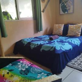 Chambre d'hôtes avec piscine petit déjeuner offert，位于波拉波拉的酒店