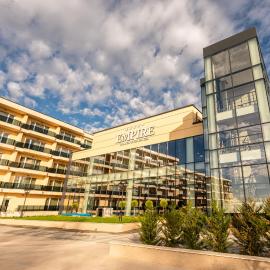 Empire Balneo & Spa Hotel，位于希萨里亚的酒店
