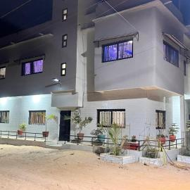 Résidence Khadija, Aéroport 15mn AIBD, CICAD hôtel，位于Rufisque的酒店