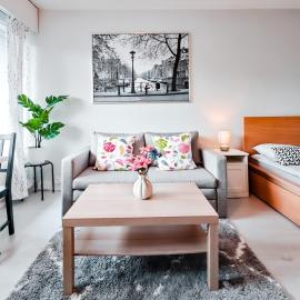 Cozy & Comfy Studio, 14 Mins from Airport, 18 Mins to City Center，位于万塔的酒店
